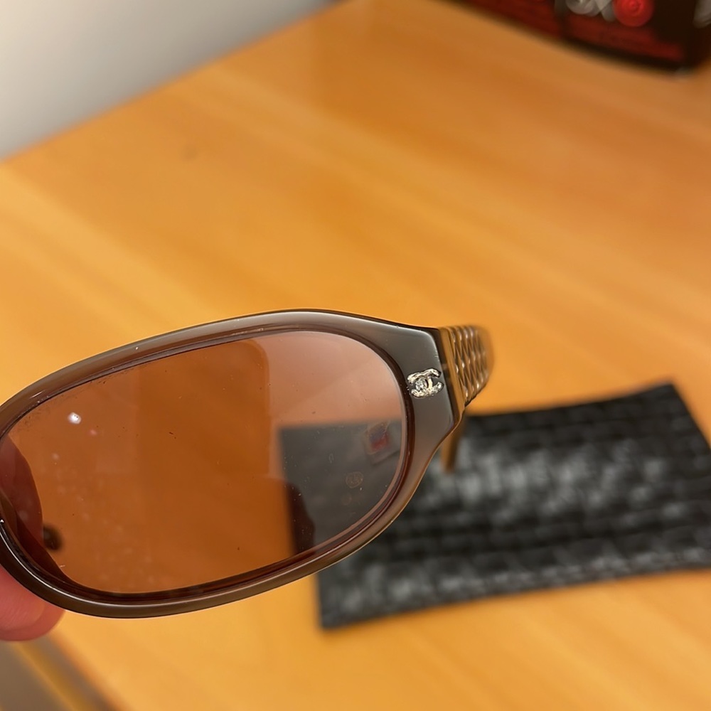 CHANEL Black Oval Sunglasses with Dark Brown Lenses - Picture 6 of 7